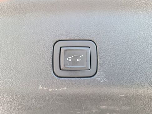 Used 2023 Chevrolet Tahoe High Country w/ Premium Package image 9