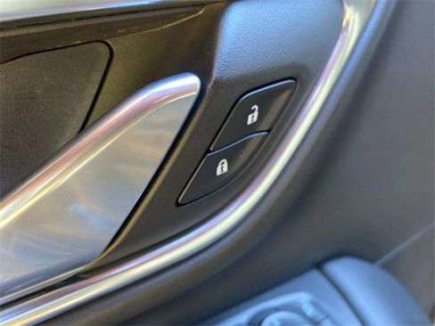 Used 2023 Chevrolet Suburban RST w/ Sport Performance Package image 15