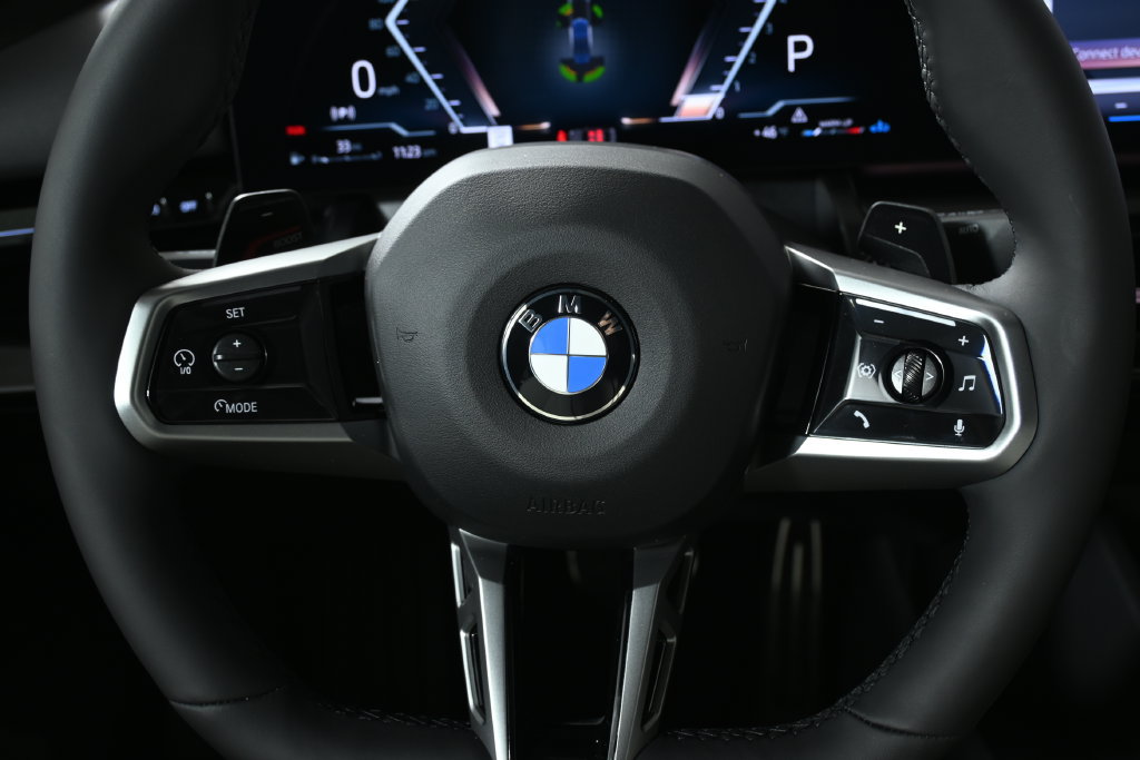 Used 2026 BMW 530i xDrive AWD/4WD image 18