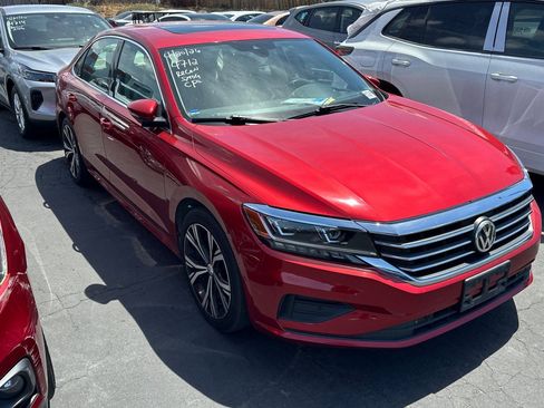 Used 2020 Volkswagen Passat 2.0T SEL FWD image 2