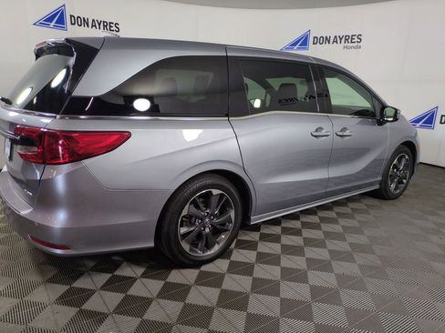 Used 2024 Honda Odyssey Elite image 9