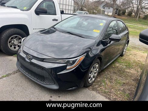 Used 2022 Toyota Corolla LE image 3