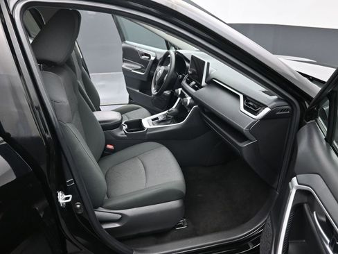 Used 2024 Toyota RAV4 XLE image 38