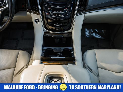 Used 2019 Cadillac Escalade ESV Luxury image 28