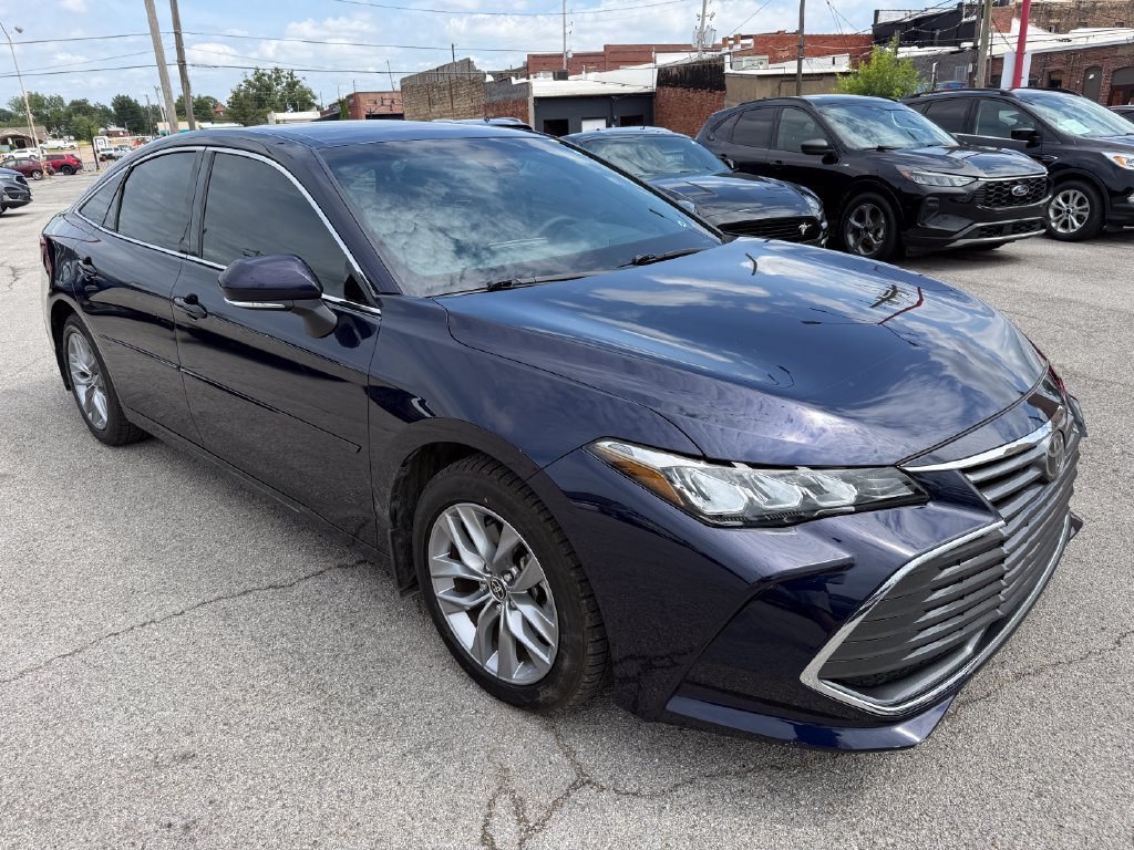 Used 2022 Toyota Avalon XLE FWD image 13