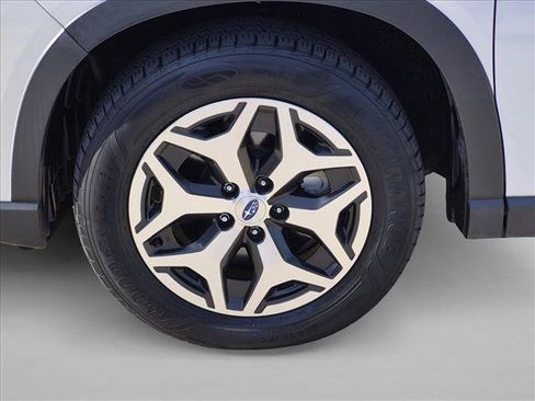 Used 2021 Subaru Forester Premium AWD/4WD image 25