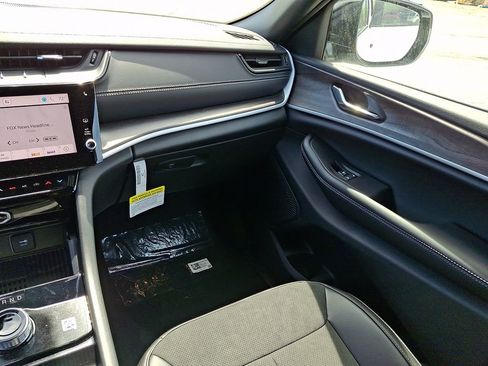 New 2026 Jeep Grand Cherokee Altitude AWD/4WD image 12