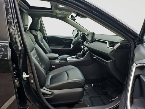 Used 2019 Toyota RAV4 XLE Premium w/ All Weather Liner Package AWD/4WD image 16