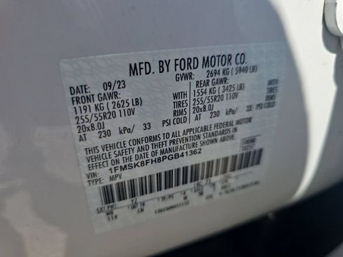 Used 2023 Ford Explorer Limited AWD/4WD image 27
