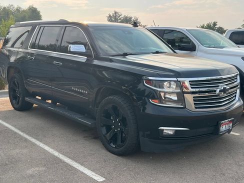 Used 2017 Chevrolet Suburban Premier AWD/4WD image 2