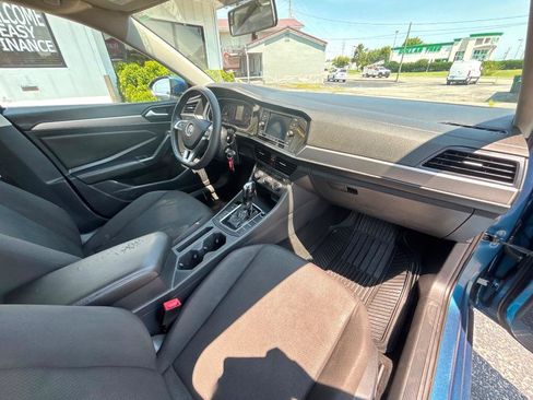 Used 2021 Volkswagen Jetta SE FWD image 33