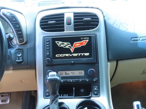 Used 2005 Chevrolet Corvette Coupe w/ Preferred Equipment Group RWD image 8