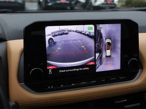 Certified 2023 Nissan Rogue Platinum image 18