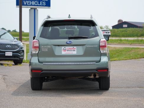 Used 2018 Subaru Forester 2.5i Premium w/ All-Weather Package AWD/4WD image 4