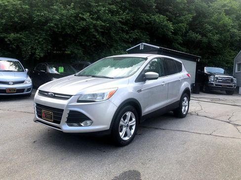 Used 2014 Ford Escape SE image 2