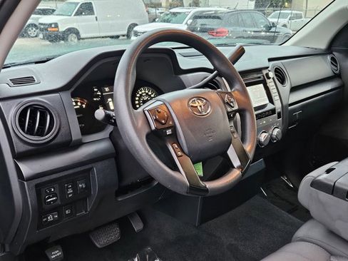 Used 2018 Toyota Tundra SR image 10
