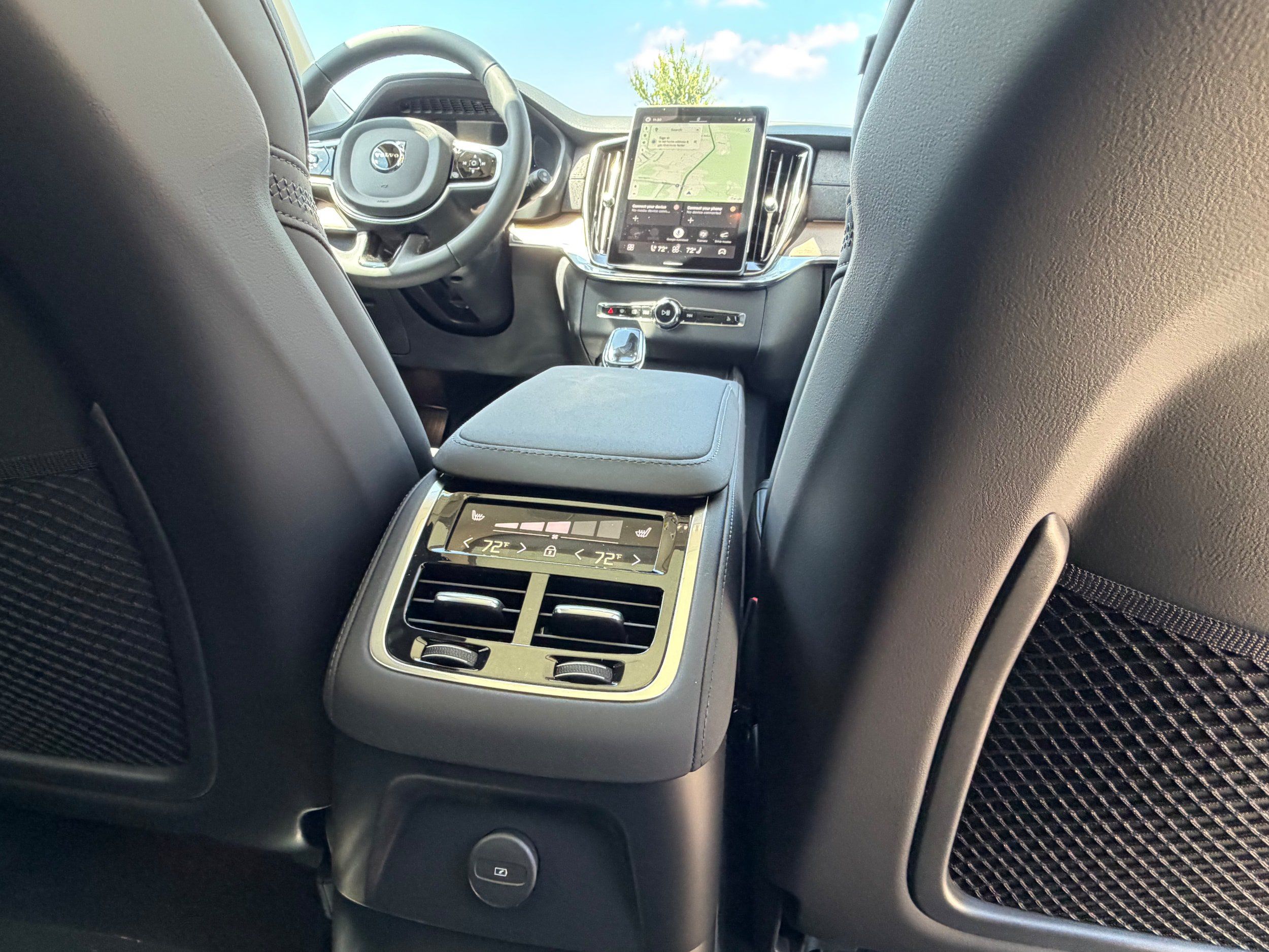 New 2026 Volvo XC90 T8 Plus w/ Protection Package Premier AWD/4WD image 12