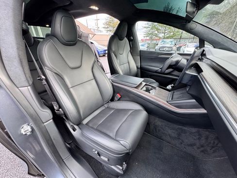 Used 2023 Tesla Model X image 18