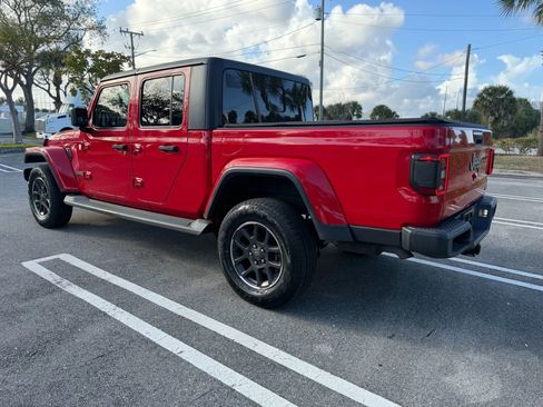 Used 2020 Jeep Gladiator Overland image 7