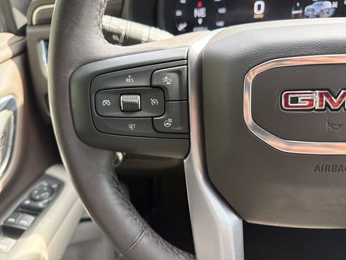 Used 2022 GMC Yukon XL SLT w/ SLT Premium Package AWD/4WD image 19