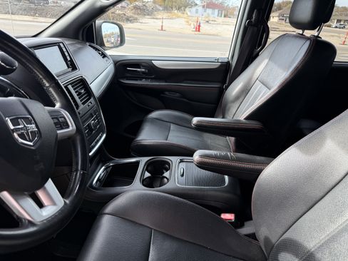 Used 2018 Dodge Grand Caravan GT image 20