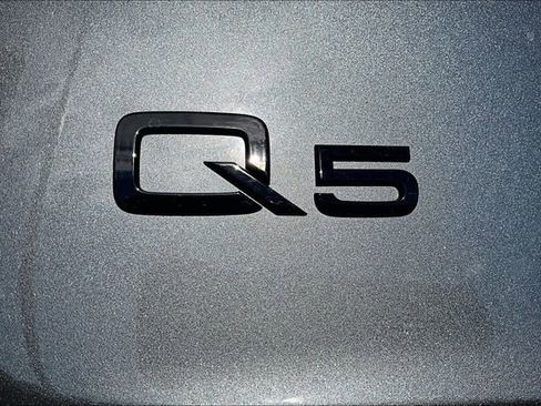Used 2025 Audi Q5 2.0T Premium w/ Convenience Plus Package AWD/4WD image 24