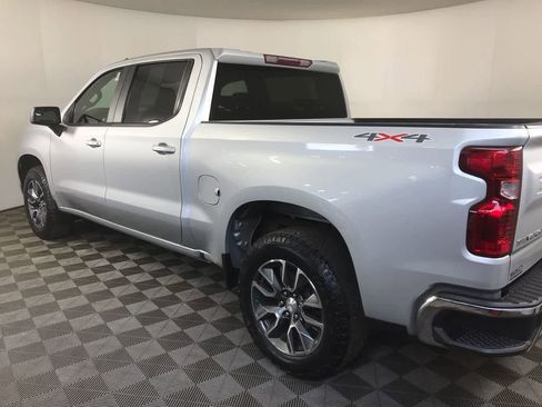 Used 2022 Chevrolet Silverado 1500 LT image 3