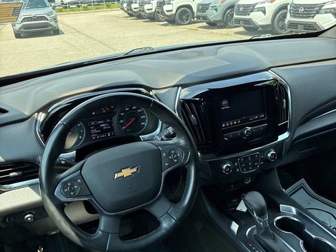 Used 2023 Chevrolet Traverse LT FWD image 13