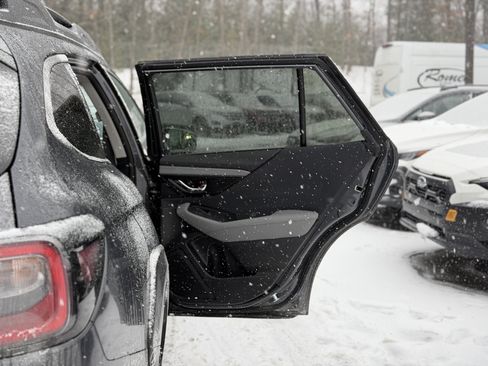 Used 2023 Subaru Outback Premium image 31