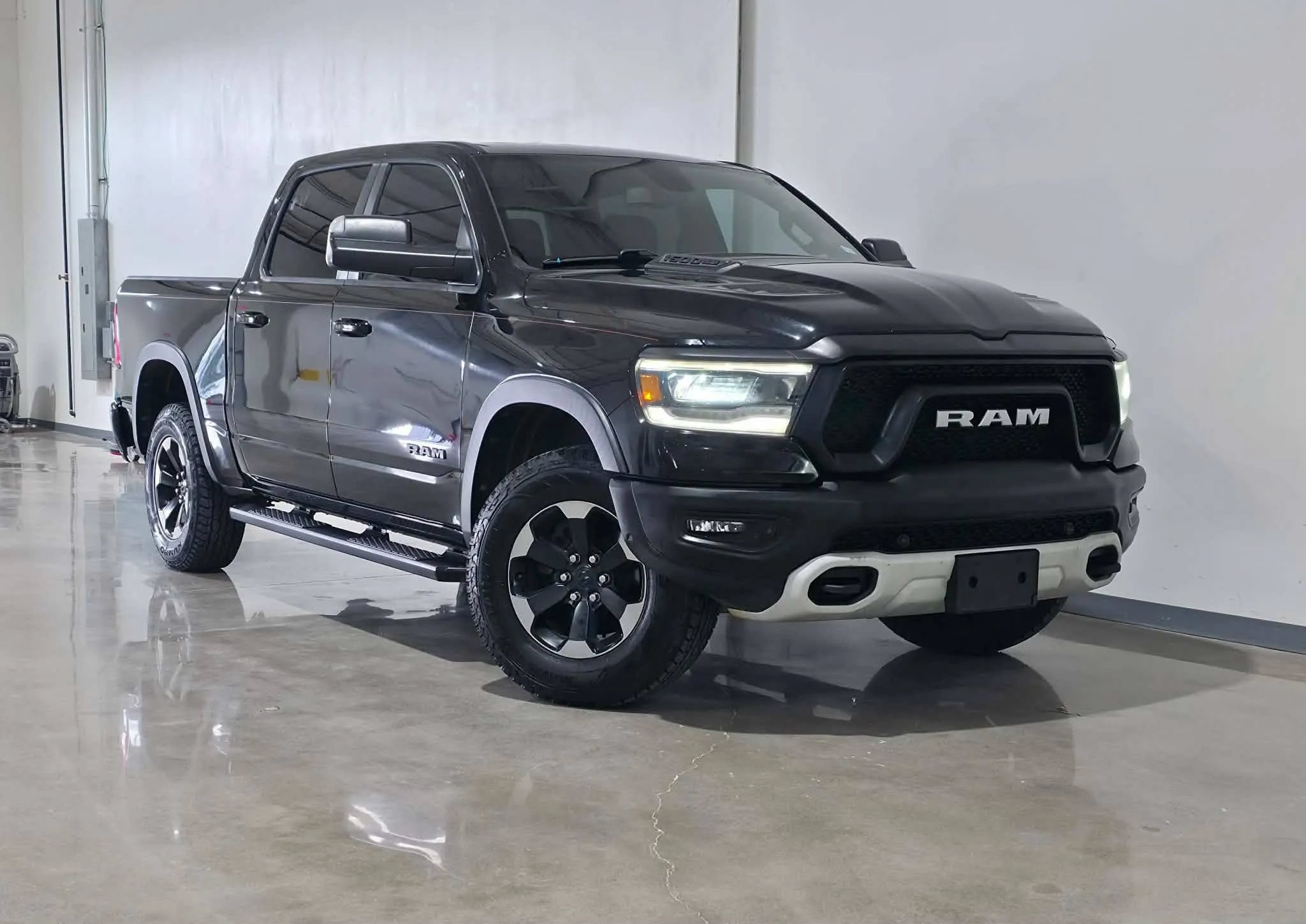 Used 2019 RAM 1500 Rebel w/ Rebel Level 2 Equipment Group AWD/4WD image 1