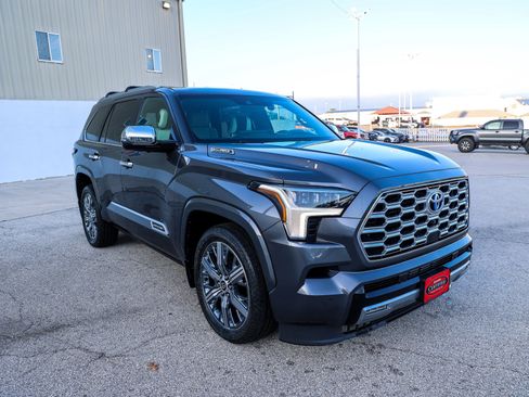 Certified 2024 Toyota Sequoia Capstone AWD/4WD image 19