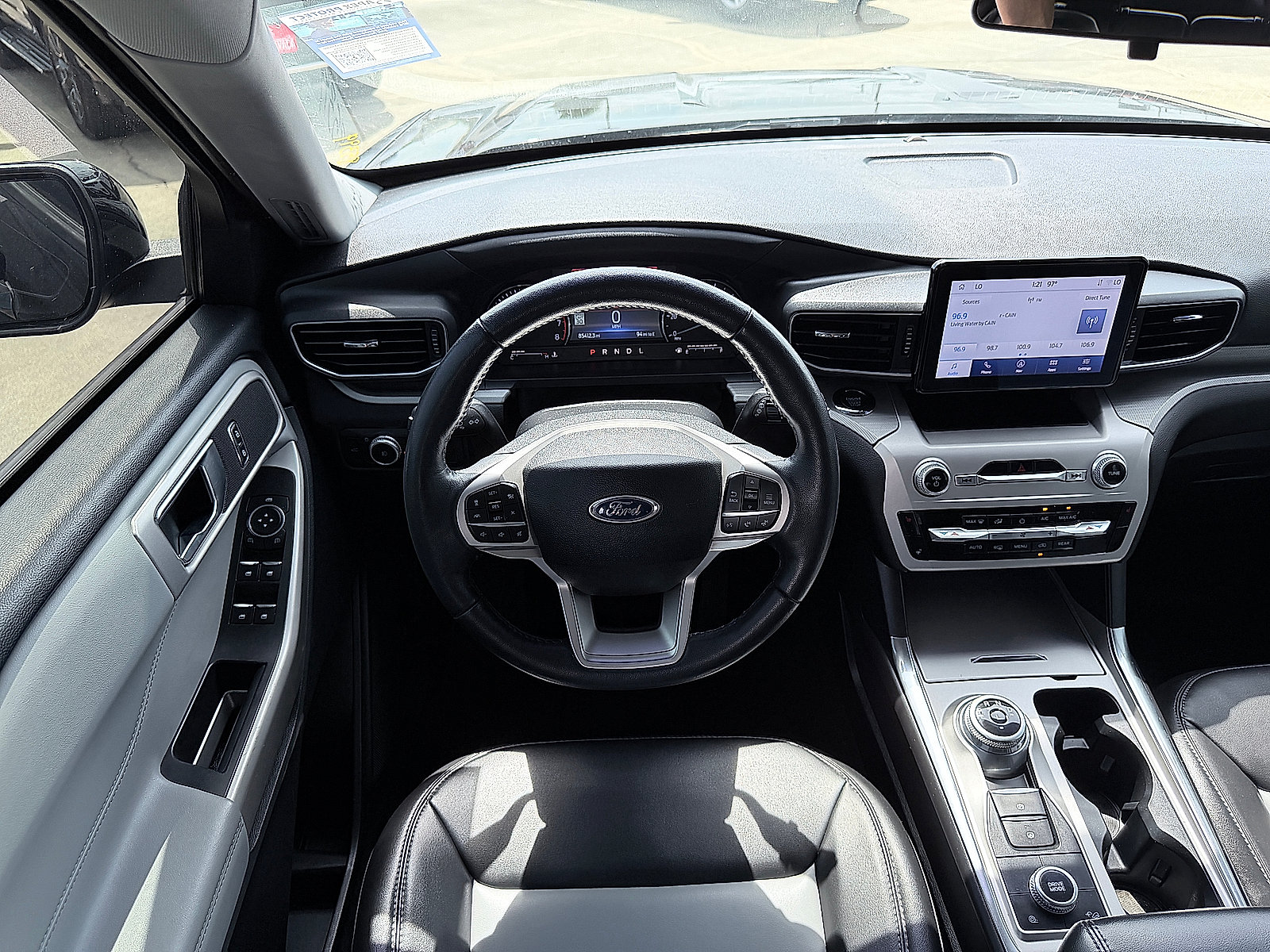 Used 2022 Ford Explorer XLT w/ Equipment Group 202A AWD/4WD image 24