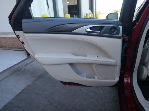 Used 2018 Lincoln MKZ Reserve image 9