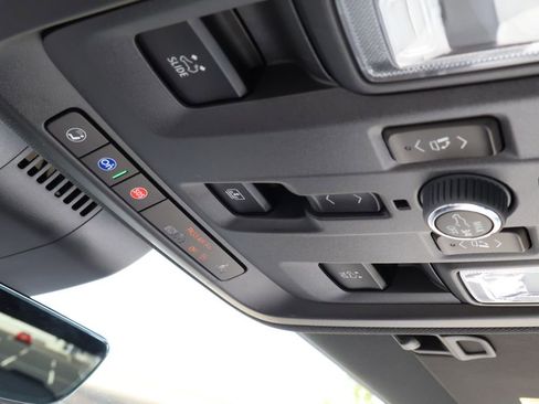 New 2025 Chevrolet Suburban Premier image 35