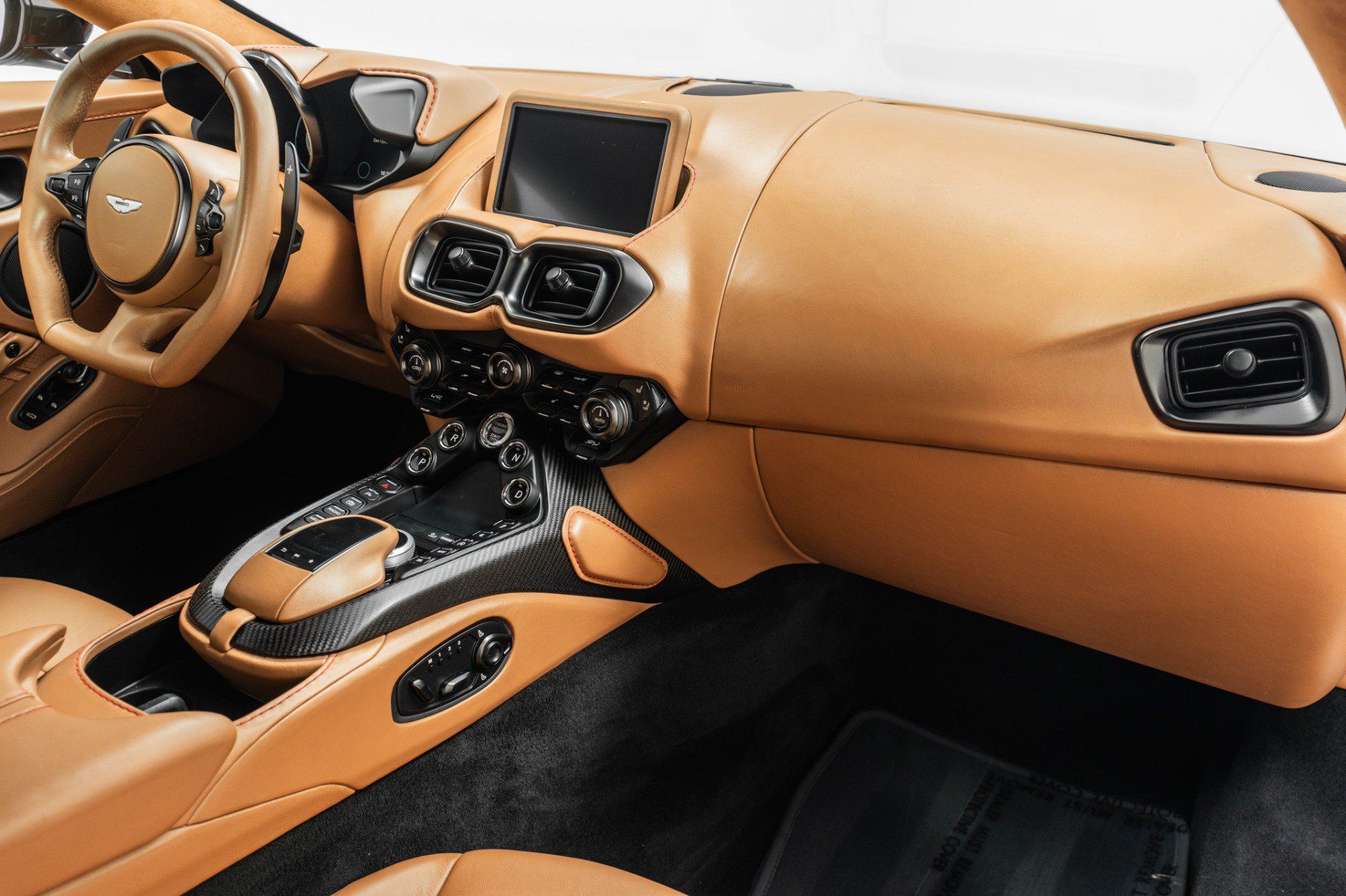 Used 2023 Aston Martin V8 Vantage Coupe RWD image 14