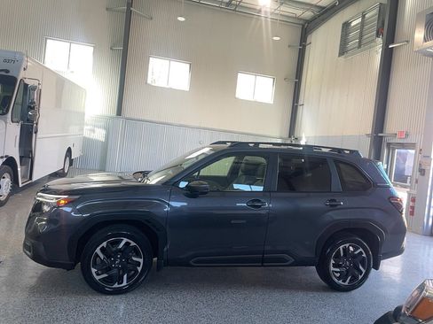 Used 2025 Subaru Forester Limited image 4