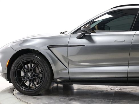 Used 2021 Aston Martin DBX AWD/4WD image 7
