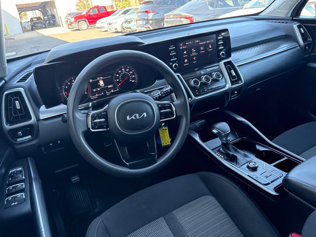 Certified 2023 Kia Sorento LX FWD image 28