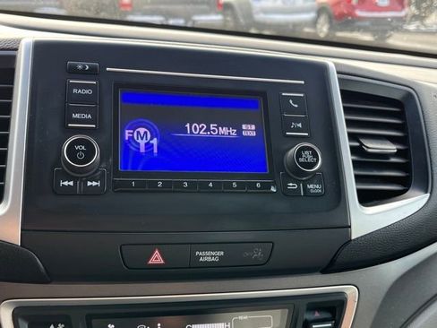 Used 2017 Honda Pilot LX image 39