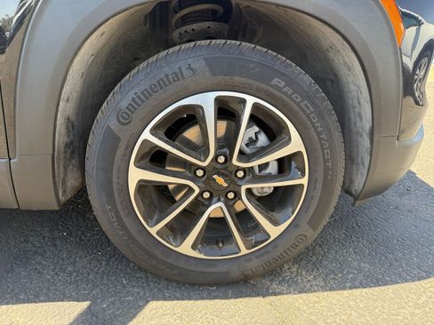 Used 2025 Chevrolet TrailBlazer LT FWD image 28