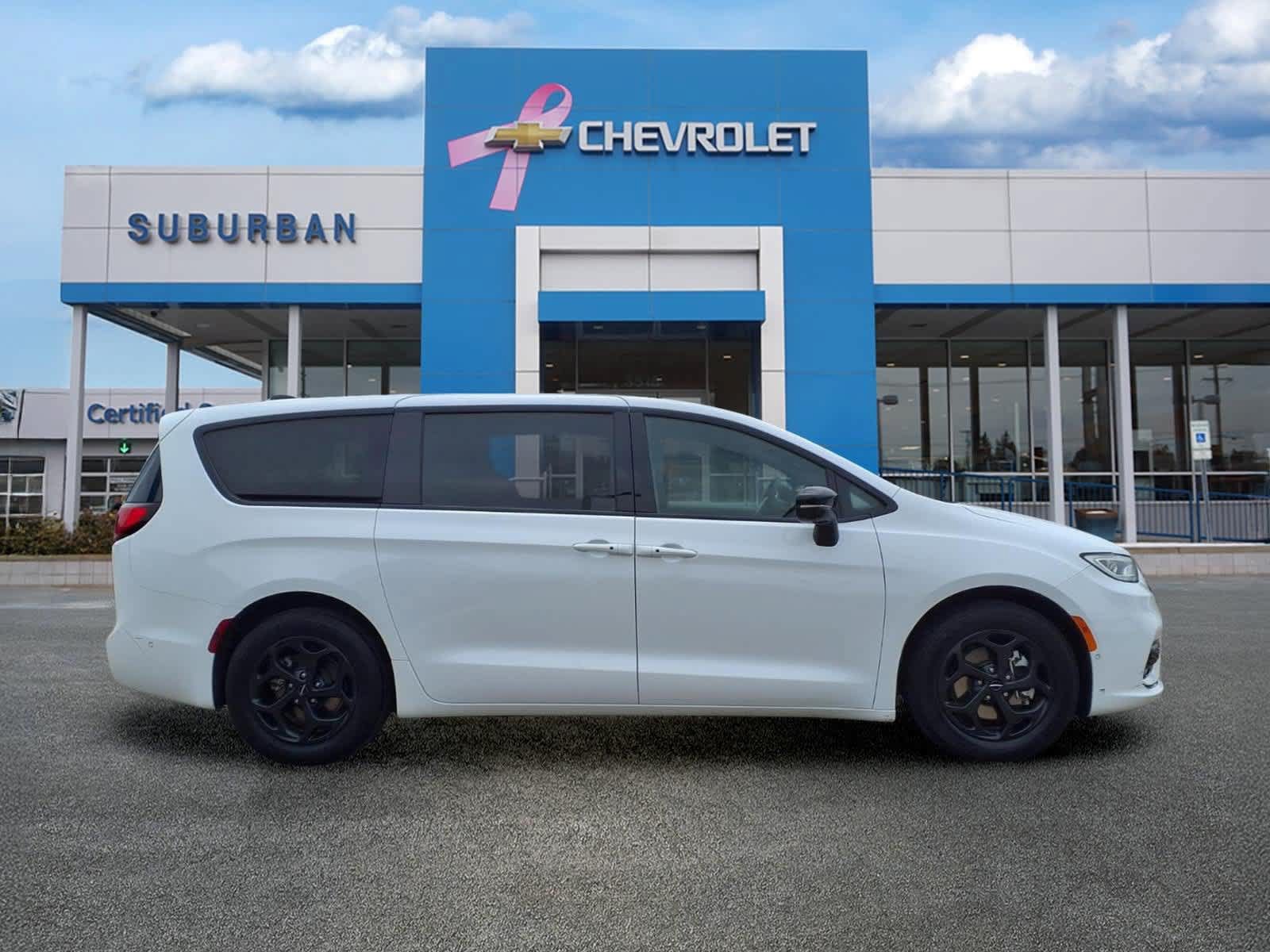 Used 2024 Chrysler Pacifica Limited FWD image 4