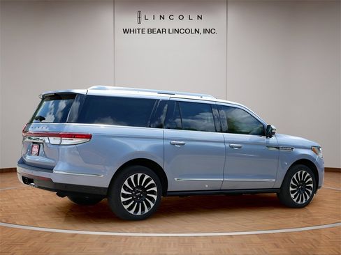 Used 2023 Lincoln Navigator L Black Label image 5