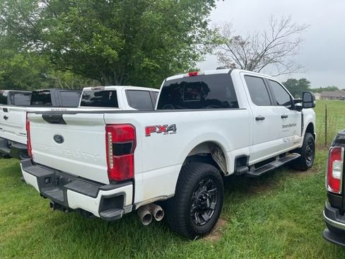 Used 2025 Ford F250 XL w/ STX Appearance Package AWD/4WD image 9