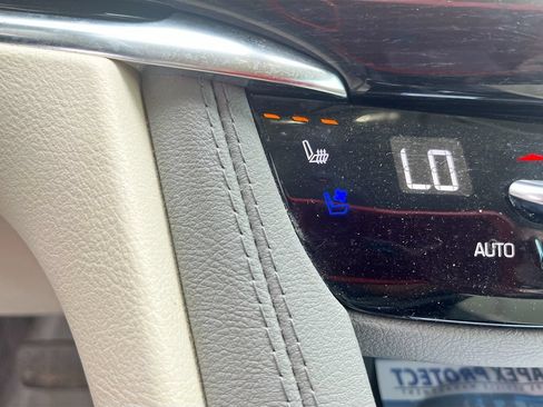 Used 2024 Cadillac XT6 Premium Luxury AWD/4WD image 21