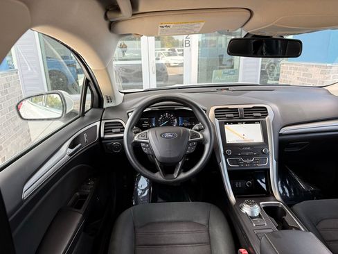 Used 2019 Ford Fusion SE FWD image 23