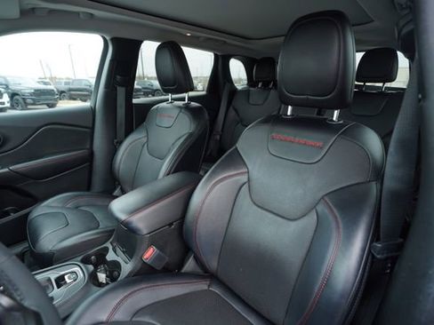 Used 2022 Jeep Cherokee Trailhawk w/ Sun, Sound & Nav Group image 35