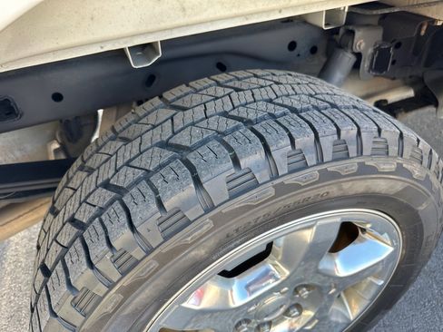 Used 2014 Ford F150 Lariat w/ Equipment Group 502A Luxury image 6