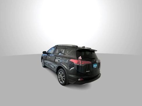 Used 2018 Toyota RAV4 Limited AWD/4WD image 6