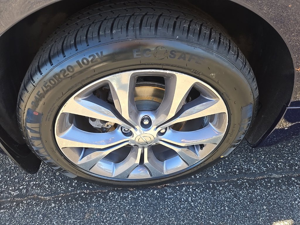 Used 2018 Chrysler Pacifica Limited w/ Tire & Wheel Group FWD image 20