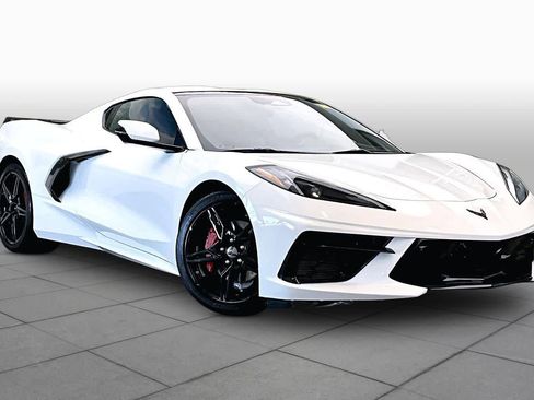 Used 2024 Chevrolet Corvette Stingray Preferred Cpe w/ 2LT image 3